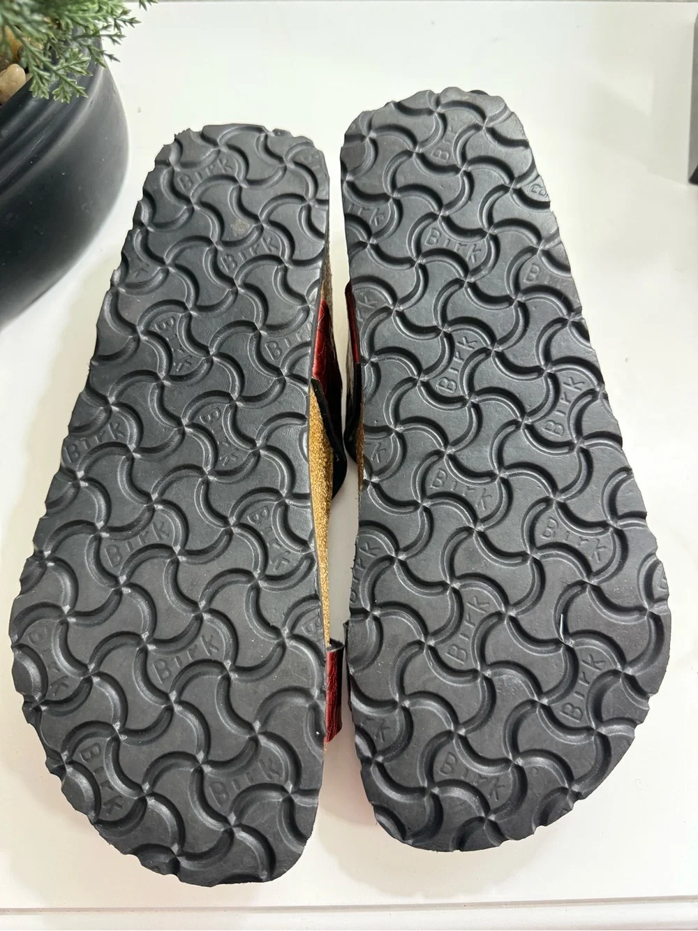 Birkenstock birkis women size 6 Red Metallic Crisscross Sandals